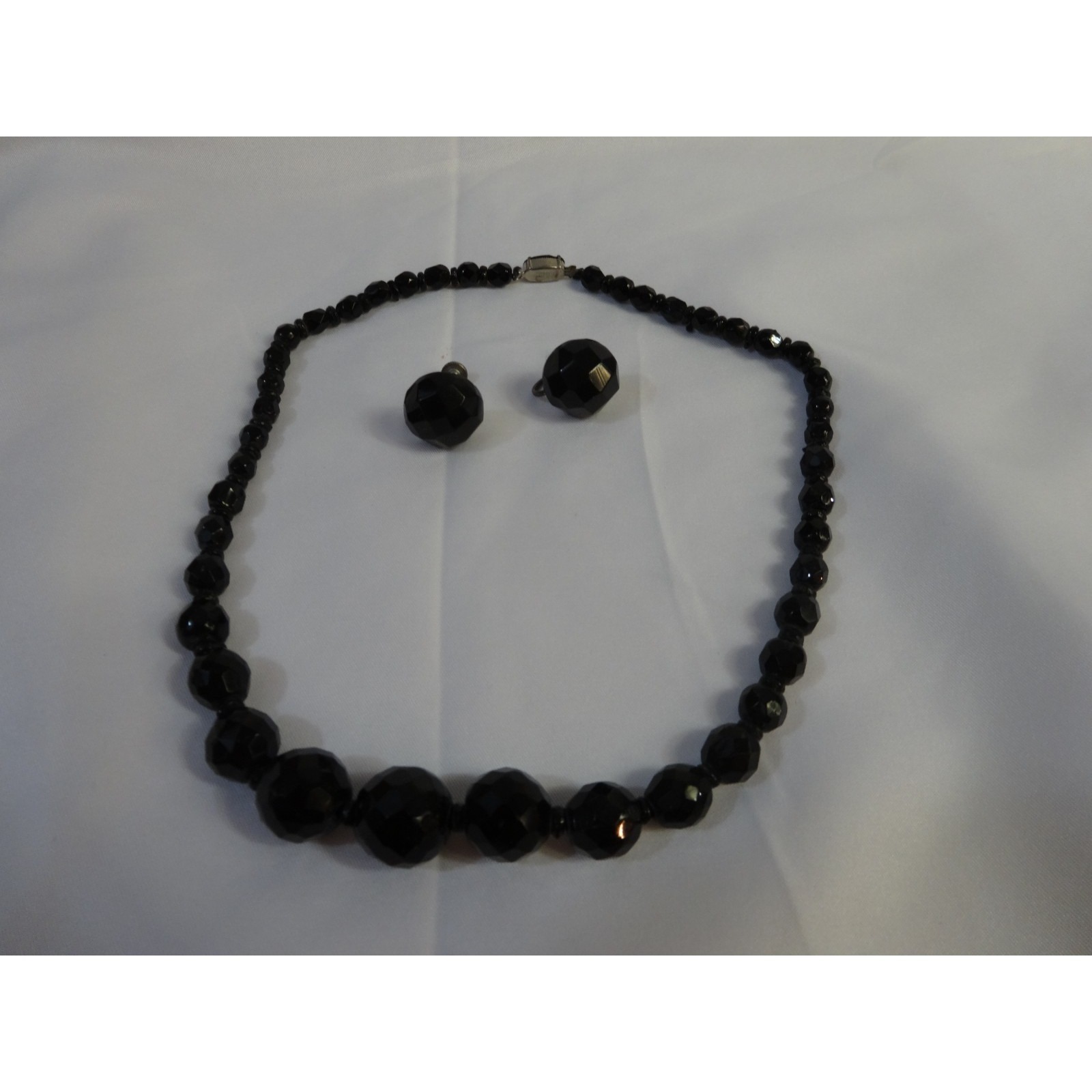 Vintage Graduating Black Glass Necklace Czechoslovakia Button Sterling Screwback